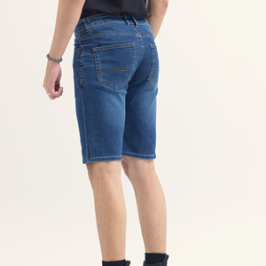 Nuevos shorts de mezclilla más vendidos para hombres adultos, transpirables y cómodos, de uso casual, teñidos en color liso, estilo urbano. - Product Image 3