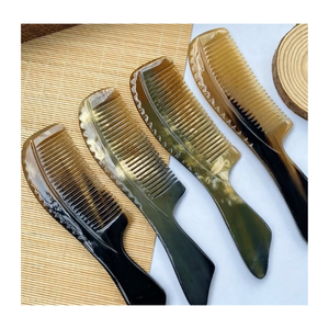 Peigne en corne de buffle à dents larges, fait main, portable, de luxe, classique, pour cheveux épais, bouclés et ondulés, pour femmes, hommes et filles - Product Image 5