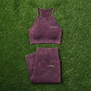 Conjunto Deportivo para Mujer Color Borgoña con Efecto Desgastado, Bra Deportivo y Leggings de Cintura Alta para Yoga, Gimnasio, Fitness y Ejercicio - Product Image 5
