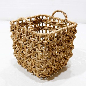 Panier de rangement carré en jacinthe d'eau tressée écologique avec poignée pour l'organisation de la lessive et des vêtements de bébé à la maison - Product Image 6