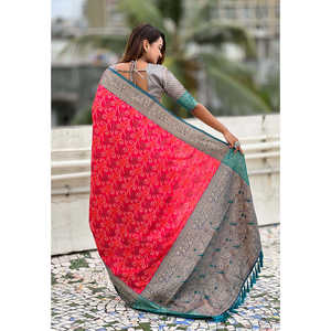 Sari Patola Bandhani en soie douce rose tissé Zari avec des tissages contrastés pour les mariages Elite Weaves 600g - Product Image 4