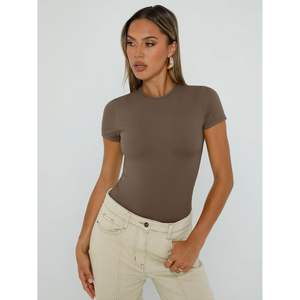 Monos de moda 2024 para mujer, camisas básicas de Reina, camisetas sin mangas de manga corta ajustadas, trajes de entrenamiento Y2K para moda de verano - Product Image 6