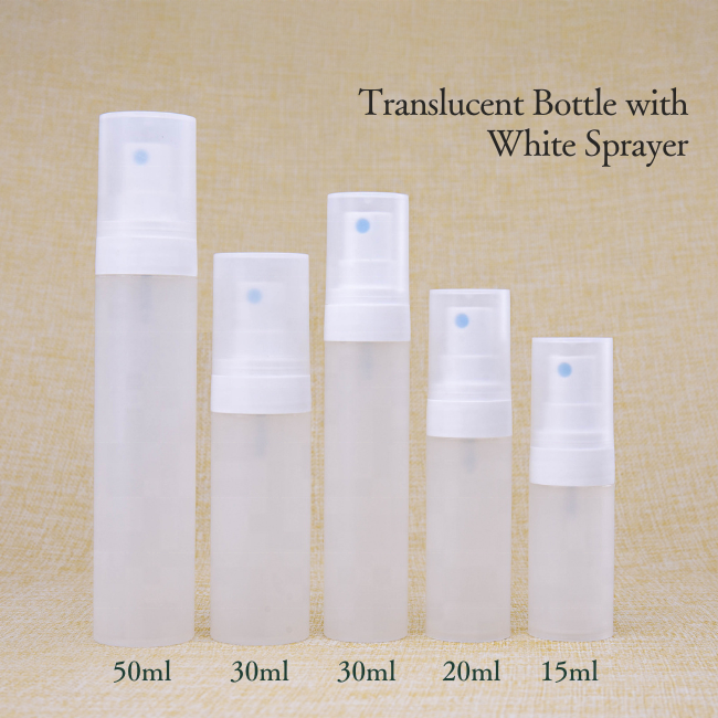 ขวดโปร่งแสงพร้อมหัวฉีดสีขาว