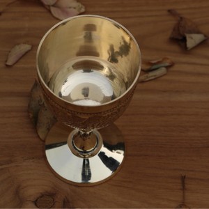 Gobelet en laiton fait main, design vintage en relief, coupe à vin ronde pour mariage, usage décoratif, 2 pièces - Product Image 3
