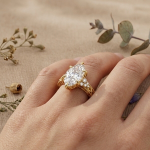 Anillo de compromiso para hombre de oro de 14K con diamante talla marquesa, banda floral grabada vintage, diamante cultivado en laboratorio, Toi et Moi, para boda y fiesta - Product Image 6