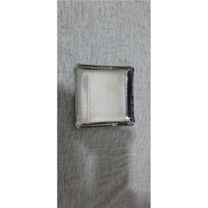 Bandeja de Servicio Cuadrada de Acero Inoxidable Ecológica con Diseño Martillado, Duradera, para Hostelería y Regalos al por Mayor - Product Image 1