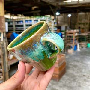 Tasse à café en céramique artisanale indonésienne, tasse rustique émaillée, tasse à thé contemporaine pour la maison, le bureau, cadeau - Product Image 3