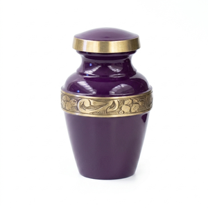 Urne funéraire pour animaux de compagnie Odyssey en laiton noir et or, style européen et américain, avec empreinte de patte, construction métallique durable, écologique - Product Image 2