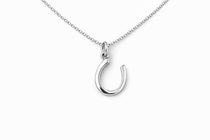 Colgante delicado hecho a mano de plata de ley 925 con forma de herradura - Collar minimalista - Product Image 2