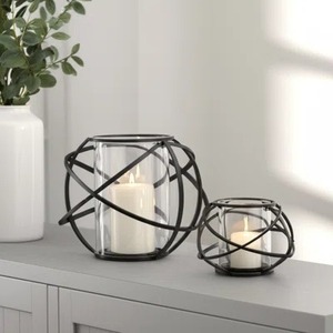 Portavelas moderno geométrico de metal negro mate y vidrio, candelabro contemporáneo de esfera de alambre negro para velas de pilar. - Product Image 2