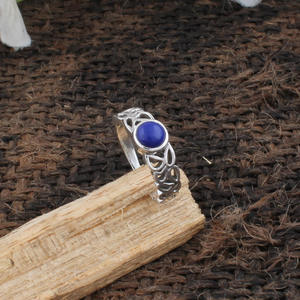 Anillo de Boda Solitario Clásico Bohemio Hecho a Mano con Lapislázuli de Corte Brillante en Plata de Ley 925 con Engaste de Bisel, Certificado - Product Image 1