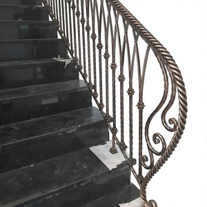 Barandilla de hierro forjado de primera calidad con adornos artesanales, que aporta elegancia y lujo a cualquier espacio. - Product Image 1