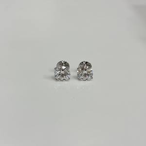 Pendientes de Oro de 14K con Doble Halo y Diamante Redondo Cultivado en Laboratorio - Product Image 3