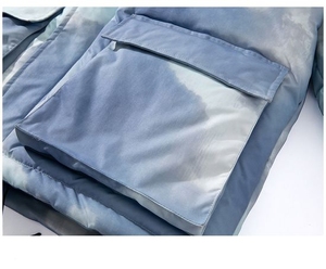 เสื้อแจ็คเก็ตพัฟเฟอร์แบบมีฮู้ดสำหรับทุกเพศ ลายเมฆ พร้อมกระเป๋าอเนกประสงค์ขนาดใหญ่ เสื้อโค้ทกันหนาวแบบควิลท์ อุ่นสบาย กันลม เหมาะสำหรับใส่เดินเล่นกลางแจ้ง - Product Image 4