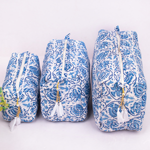 Nouvel ensemble de trousses de maquillage matelassées en coton imprimé pour femme, idéal pour les voyages, avec fermeture éclair, pochette de rangement lavable pour articles de toilette, vente en gros - Product Image 1