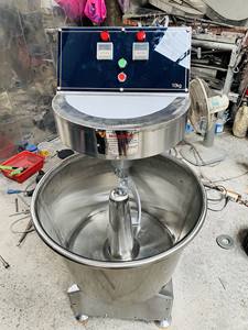 Minh Tam - Mezcladora Eléctrica Especializada de 30 kg, 6.5 kW/h, para Panadería, 1180x720x1040, Automática, Portátil, Multifuncional, con Protección contra Sobrecalentamiento - Product Image 4