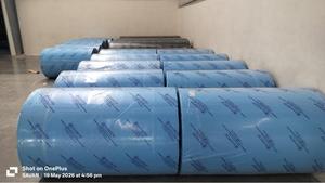 ผ้าใยสังเคราะห์ชนิดสปันบอนด์ PP สำหรับอุตสาหกรรมทางการแพทย์ แบบม้วน หนา 15 จุดต่อตารางนิ้ว น้ำหนักเบา เหมาะสำหรับทำชุดผ่าตัด ป้องกันในโรงพยาบาล - Product Image 6