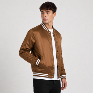 Veste varsity tendance conçue pour une liberté de mouvement confortable, avec une texture premium et un style intemporel pour un look urbain quotidien. - Product Image 3
