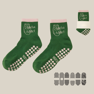 Chaussettes de Pilates personnalisées en coton antidérapantes mi-mollet avec broderie Matcha pour femmes, idéales pour les studios de Pilates et de yoga - Product Image 1