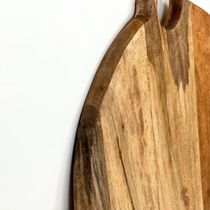 Tabla de cortar de madera de gran venta con mango de fácil agarre, gruesa, duradera, apta para cuchillos, ideal para cortar, servir y para el estilo de cocina. - Product Image 2