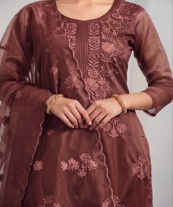 MODERN TWILL COTTON EMBROIDERY WORK <b>TOP</b> BOTTOM WITH DUPATTA FESTIVE WEAR WHOLESALE PRICE ETHNIC GARMENT MAROON - Product Image 4