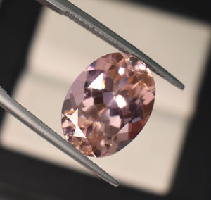 Piedra Preciosa Suelta de Morganita Color Durazno, Corte Ovalado, Excelente Calidad, para Anillos y Joyería, 16X12 mm, 11.50 Quilates - Product Image 6