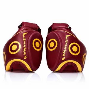 Mitaines de frappe courbes Fairtex bleues, coussinets d'entraînement de haute qualité pour la précision, la vitesse et le contrôle du coup de poing - Product Image 5