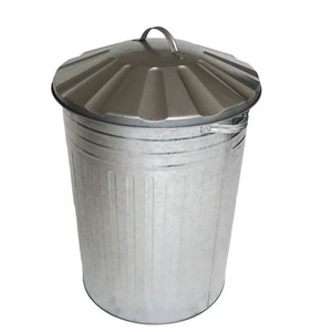 Contenedor de basura metálico con tapa que proporciona un almacenamiento de residuos duradero, higiénico y que controla los olores, manteniendo los alrededores limpios y organizados. - Product Image 6