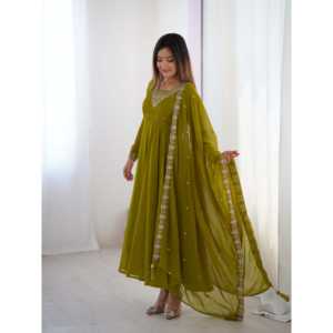 Ensemble de robe de soirée Anarkali pour femme avec pendentif et Dupatta - Product Image 4