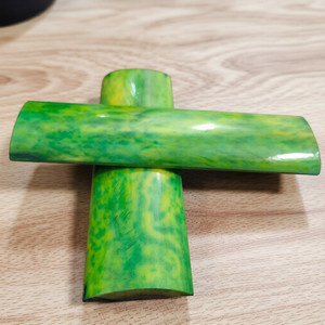 Manche de couteau en os stabilisé, teinté jaune-vert, en matériau organique écologique, taille personnalisable, style Love, artisanat naturel - Product Image 3