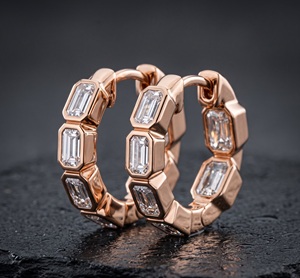 Pendientes de Aro de Lujo con Diamantes de Corte Esmeralda, Juego de Aros Huggie Chapados en Oro de 18K y 14K, Pendientes de Aro CVD, Joyería Fina para Mujer, Regalo - Product Image 1