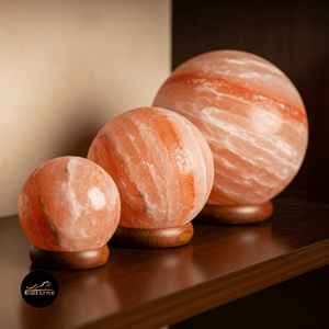 Lámpara de Sal Esférica, Bola Tallada Geométricamente, Decoración Moderna de Madera con Tema de Amor, Estética, Fabricación OEM, Lámparas de Sal Rosa - Product Image 3