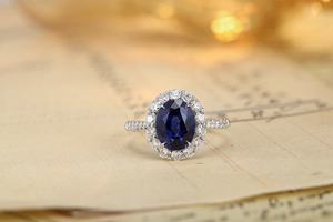 Bague de fiançailles ovale en zircon bleu avec halo de perles d'eau douce, taille brillant, sertie à griffes, bande pavée, argent 925, IGI - Product Image 3