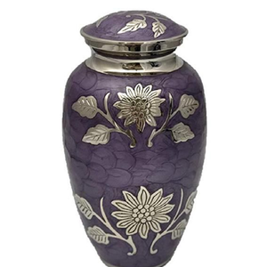 Urne en or de luxe entièrement gravée à la main avec de magnifiques motifs floraux. Un choix majestueux disponible à prix de gros. - Product Image 3