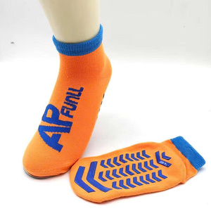 Calcetines Antideslizantes de Silicona para Niños, para Parques de Juegos Interiores, con Logotipo Personalizado de Fábrica - Product Image 4