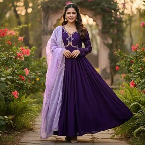 Robe Anarkali en tissu Foux de la marque Designer Maggam Work avec dupatta en soie Chinon - Product Image 1