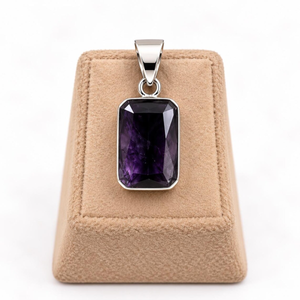 Bijoux Pierre de Naissance de Février : Pendentif Améthyste Facettée Rectangulaire en Argent Sterling 925, Pierre Violette, Cadeau pour Femme - Product Image 1