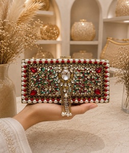 Mini Bolso de Mano Kundan de Latón Hecho a Mano con Forma Personalizada, Baño de Oro y Cierre de Hebilla con Diamantes para Eventos Nocturnos de Moda - Product Image 1