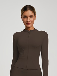 Concevez votre propre veste de yoga sur mesure respirante pour femmes grandes tailles avec logo sur le devant et tissu extensible dans quatre directions - Product Image 5