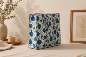 Bolso tote de lona acolchado hecho a mano con estampado floral de granada azul, estilo nacional, bolso de hombro, bolso tote de tela acolchada, bolso floral - Product Image 6