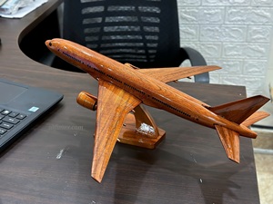 Modèle d'avion Boeing 737/747/757/777 en bois, 40-44 cm, modèle d'avion commercial à l'échelle avec support, décoration, provenance Vietnam - Product Image 4