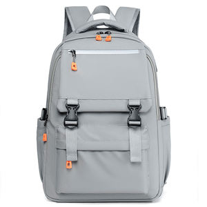 Sac à dos vintage en cuir véritable de qualité supérieure avec compartiment pour ordinateur portable de 15,6 pouces, idéal pour le travail et le bureau - Product Image 6