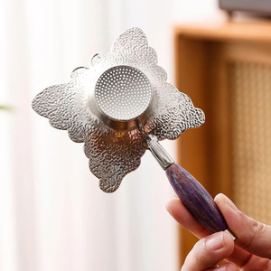 Infuseur à thé en laiton style vintage, maille fine, design papillon avec poignée en résine, pour thé en vrac, avec long manche - Product Image 3