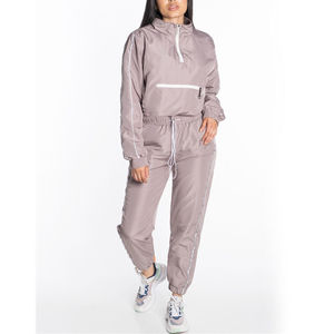 Ensemble deux pièces pour femmes, coupe-vent sportif élégant à capuche, imprimé, en nylon, léger, respirant, veste d'été pour l'extérieur, short, OEM - Product Image 6