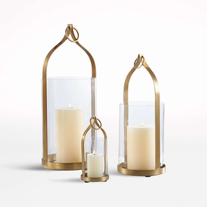 Ensemble de 2 lanternes en métal doré courbé de style vintage, composition durable en métal et verre, finition laiton brillant, pour la maison et les mariages - Product Image 5