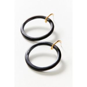 Boucles d'oreilles pendantes élégantes faites à la main en corne de buffle, légères, bijoux naturels tendance pour femmes, à porter en soirée - Product Image 2