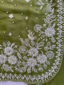 Ensemble Sharara en soie GMY lourde, fait main, moderne, ethnique, orné de sequins, fluide, pour toutes les occasions : Printemps, Diwali, Été, Automne, Fêtes et Mariages - Product Image 5