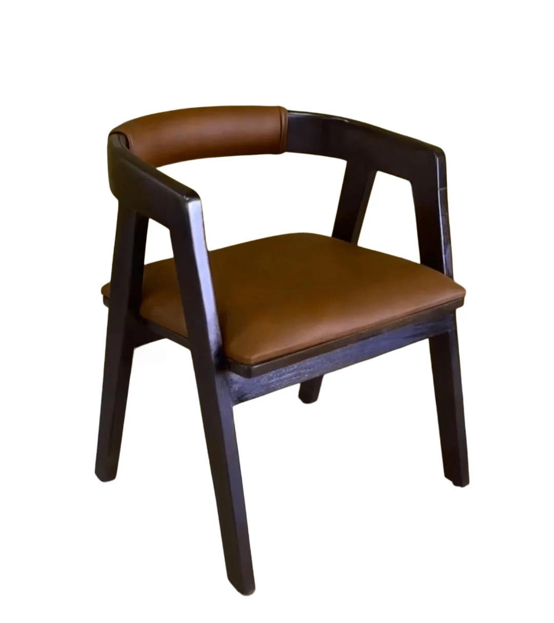 ไม้สีดำลายคราบ + หนัง PU สีน้ำตาล