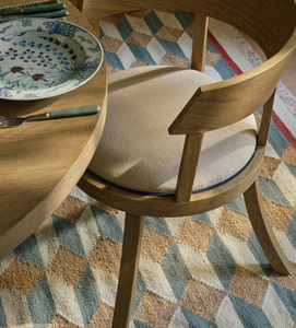 Silla de Comedor Minimalista de Madera de Roble Macizo con Tapizado de Tela Redonda - Product Image 6