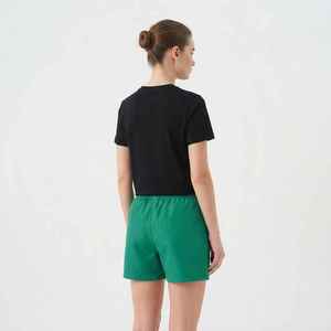 Conjunto de Dos Piezas para Mujer, Camiseta Negra y Pantalones Cortos Verdes, Casual, Primavera Verano, Algodón, Corte Regular, Estampado de Letras - Product Image 2